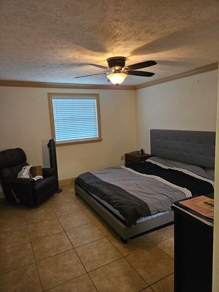 Building Photo - 4210 Lake Underhill Rd