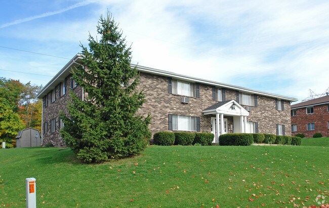 Building Photo - 4400 Kennedy Dr