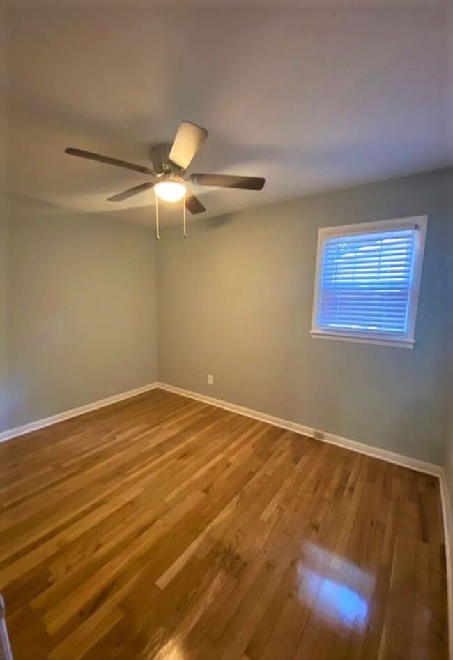 Building Photo - Minutes from UPTOWN! 4 Bedroom!  100% Remodeled!