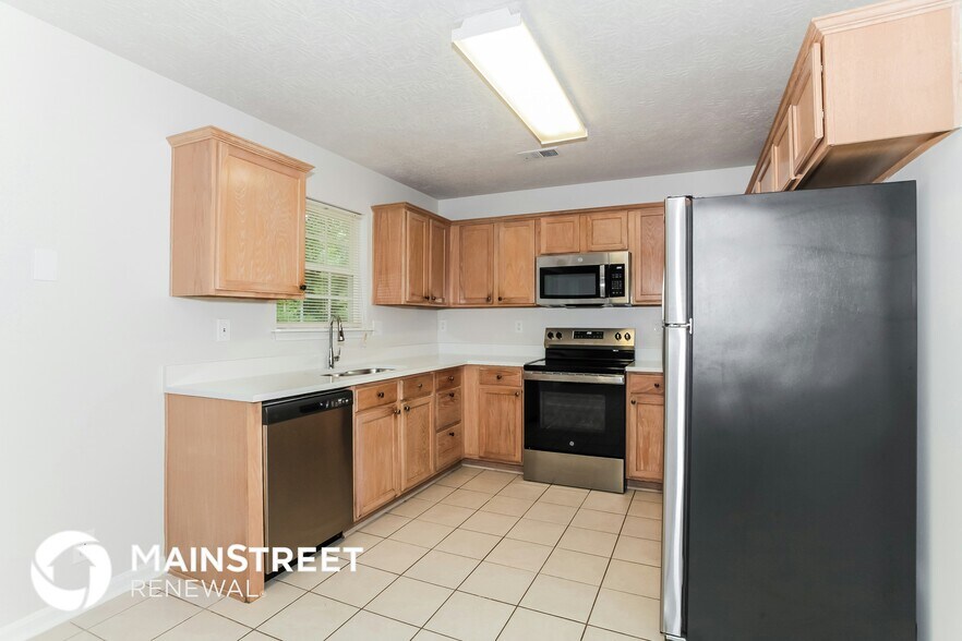 Building Photo - 10503 Irvin Pines Dr