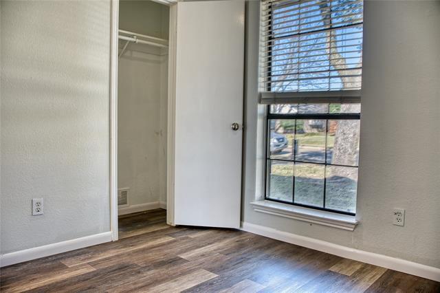 Building Photo - 1528 Mayflower Dr