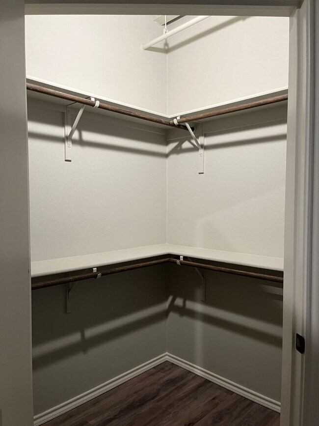 Building Photo - The Courtyard Lofts ~ Two Bedroom Apartment