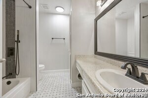 Building Photo - 7711 Callaghan Rd