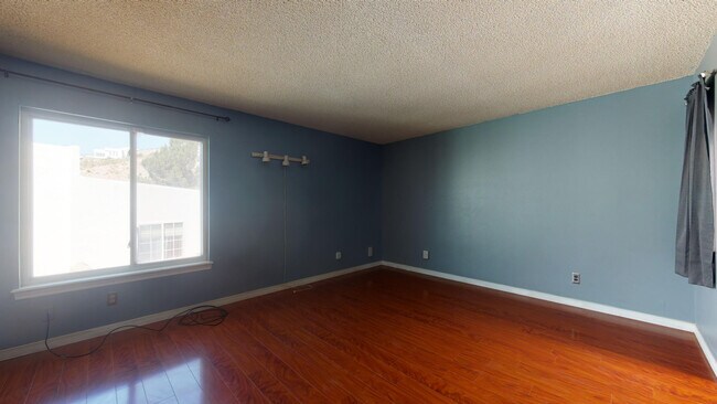 Building Photo - 4842 Excalibur Dr