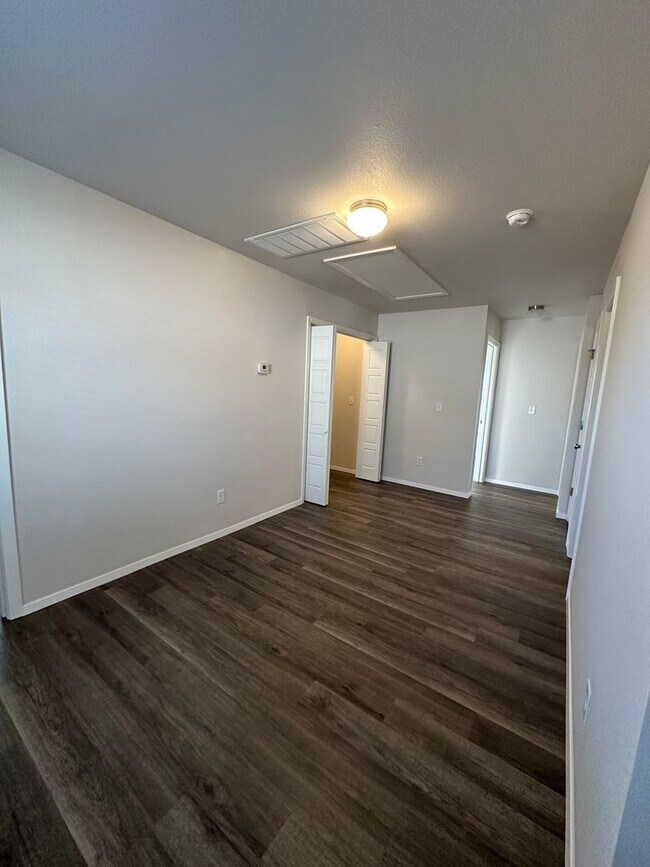 Building Photo - PRELEASING NOW | 3 Bed, 2 Bath Home with Open Layout in East Village