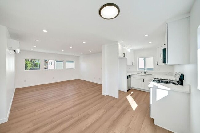 Building Photo - Move-In Ready Luxury: A Flawlessly Upgraded Sunland Retreat