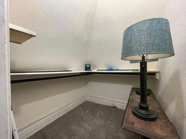 Building Photo - Cozy 1 bed/1 bath upstairs near the heart ...