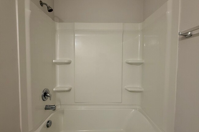 Building Photo - 44 Rimes Ave SE