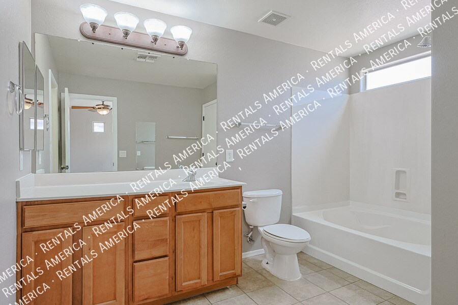 Building Photo - 6814 S 36th Ln