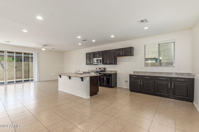 Building Photo - 4808 W Lydia Ln