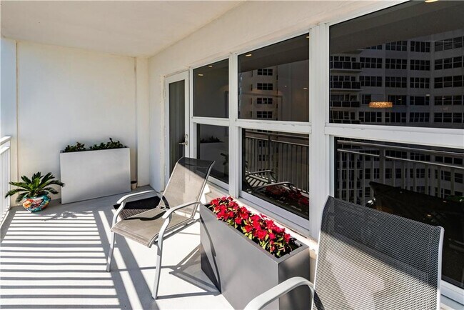 Building Photo - 3750 Galt Ocean Dr