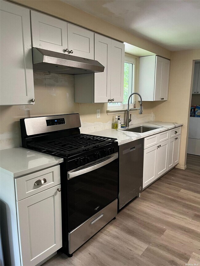 Building Photo - 1 Andrew Ct