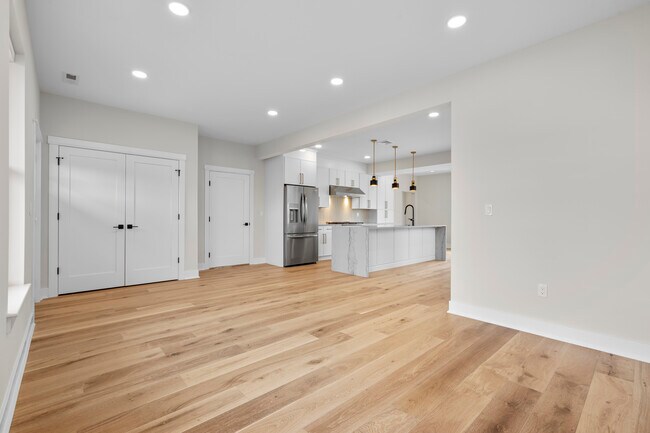 Building Photo - 9 June Dr