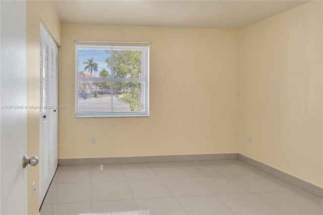 Building Photo - 6427 SW 132nd Ct Cir