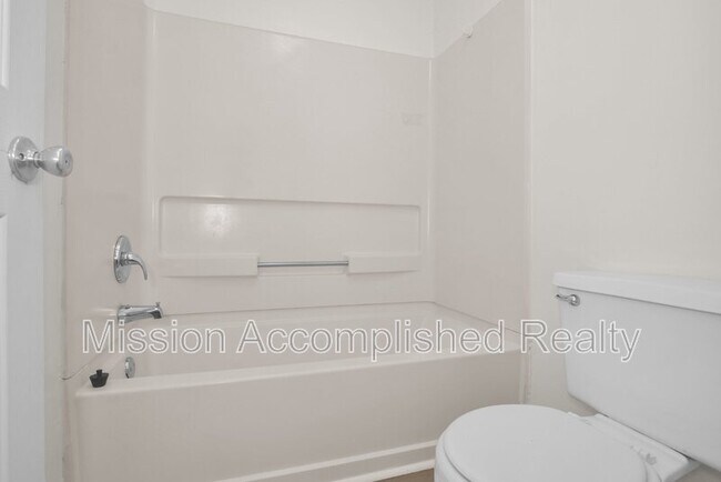 Building Photo - 7345 Pebblebrook Dr