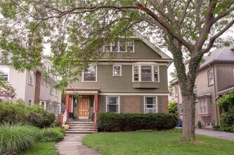 Building Photo - 106 Brunswick St