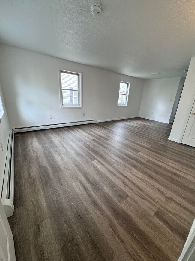 Primary Photo - 17 Basset street