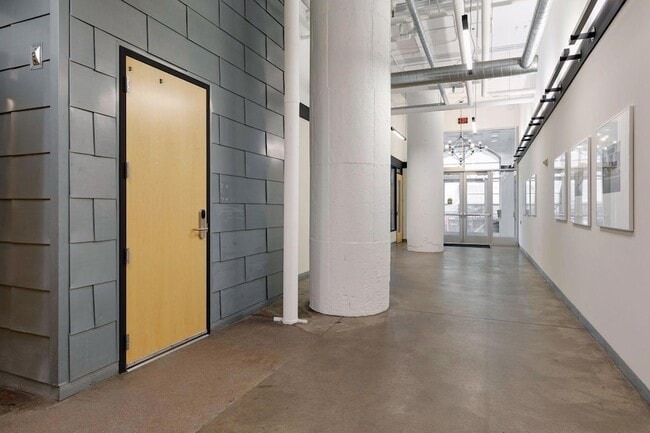 Building Photo - 250 Park Ave