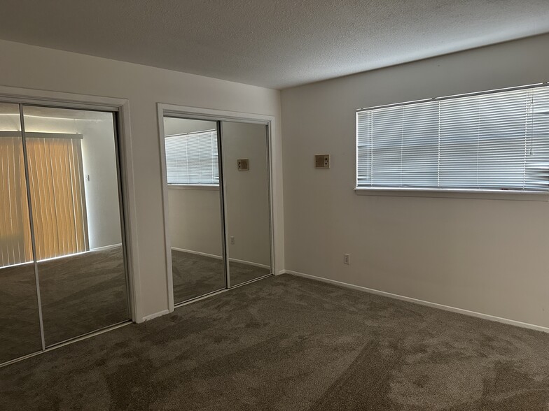 Building Photo - 1001 Cedardale Dr