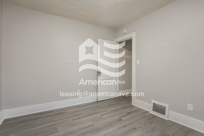 Building Photo - 1710 Elwood Ave