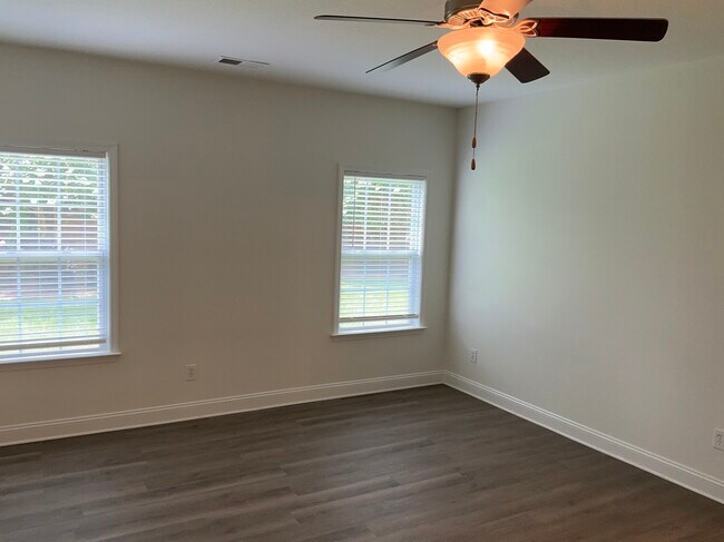 Building Photo - 2477 Glyncastle Way
