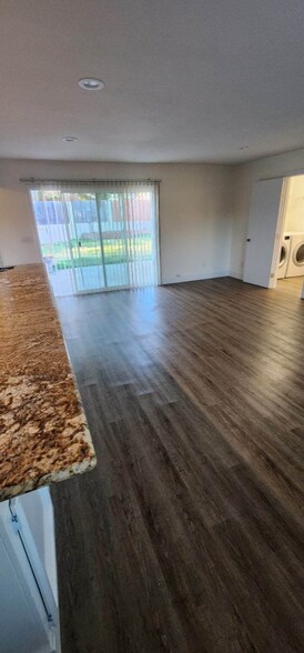 Building Photo - 4715 Northglen St