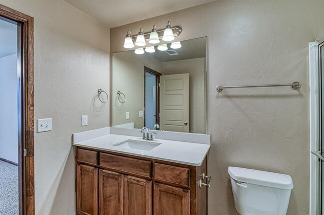 Building Photo - 6509 SE 87th St