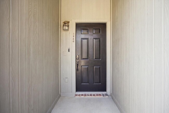 Building Photo - 1846 Signal Ridge Pl