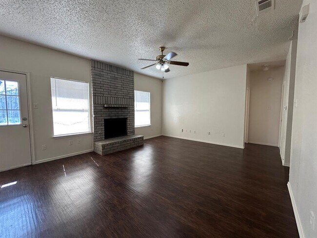 Building Photo - 1113 York Castle Dr