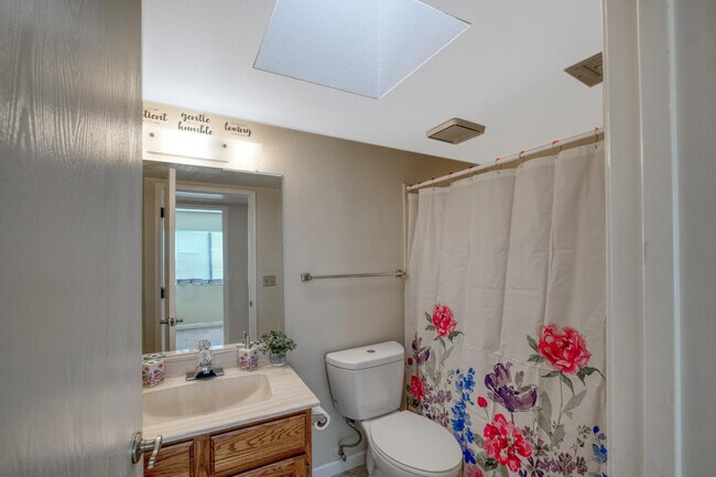 Building Photo - 4208 Ave Palermo