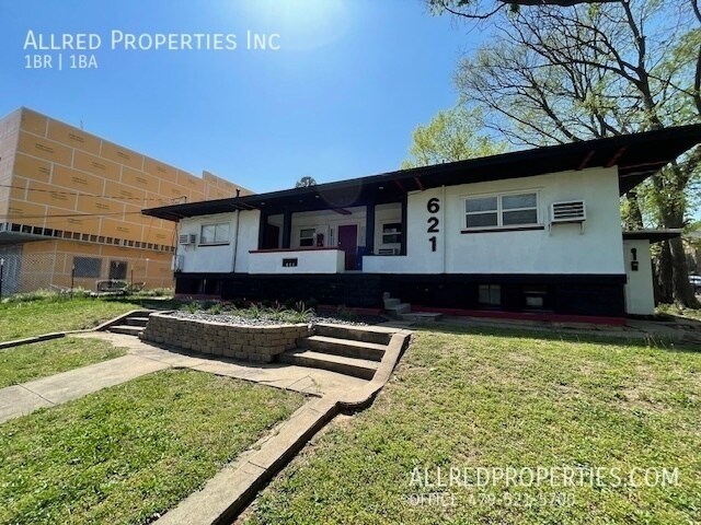 Building Photo - 621 N Leverett