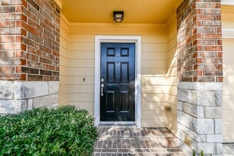 Building Photo - 10439 Lauren Creek Dr