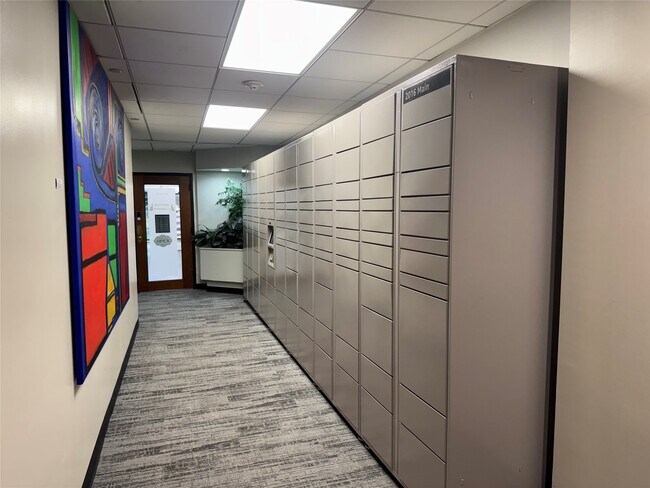 Building Photo - 2016 Main St