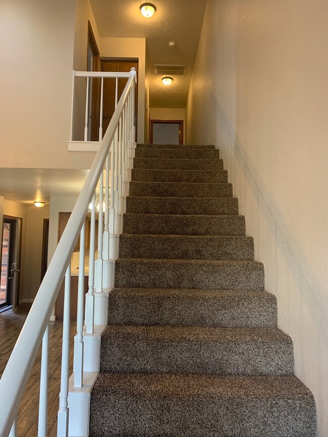 Building Photo - Westside Duplex for Lease near Sooner Mall!!!
