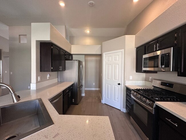 Building Photo - UPGRADED SINGLE STORY HOME WITH 4 BEDS, 2....