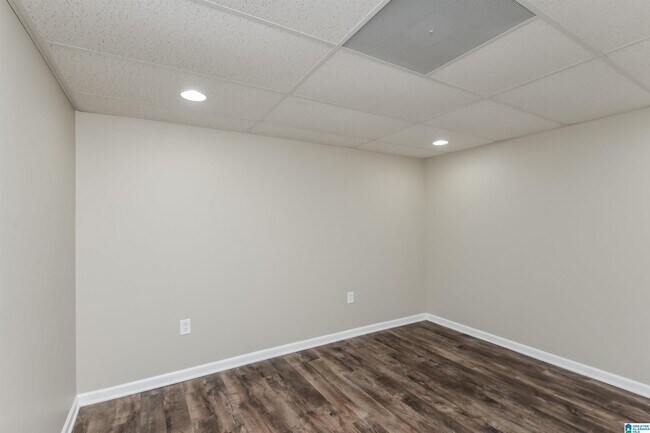 Building Photo - 650650 Starlite Dr