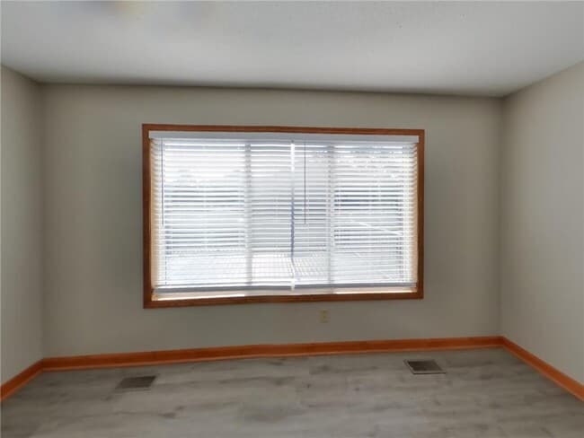 Building Photo - 9389 Jareau Ave S