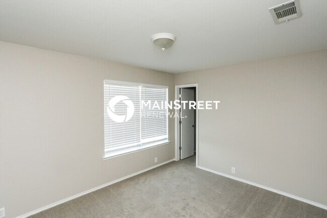 Building Photo - 4 Bedroom Pet-Friendly Home in Glenn Heigh...
