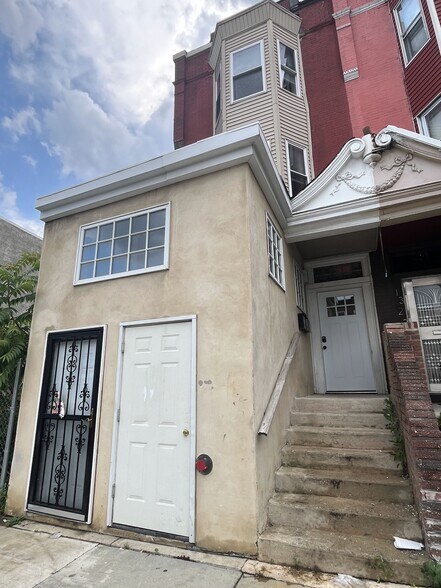 Building Photo - 1320 N 52nd St