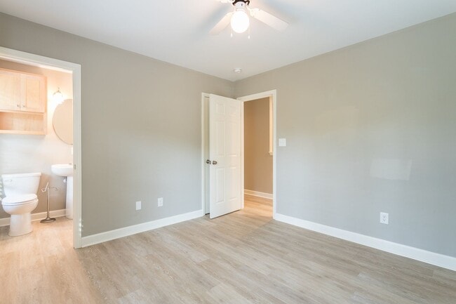 Building Photo - 200 Howell St