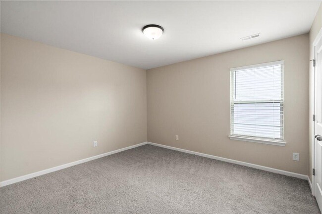 Building Photo - 2433 Chinkapin Ct