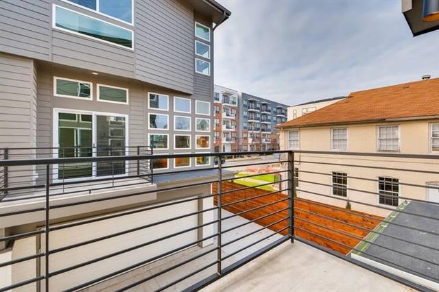 Building Photo - 2528 N Fitzhugh Ave