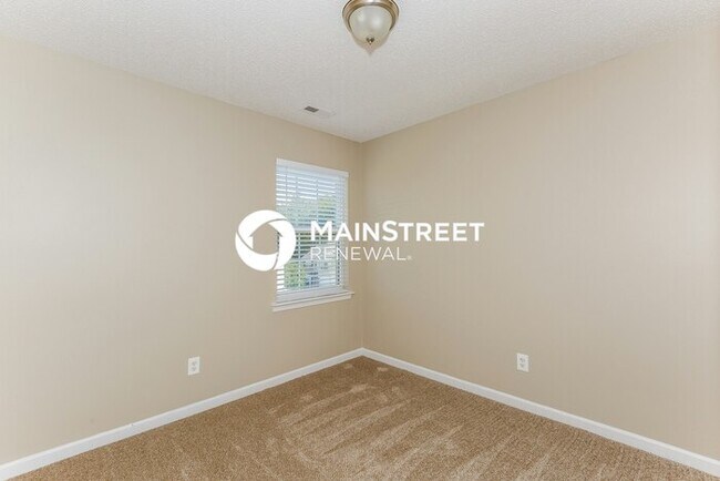 Building Photo - 4 Bedroom Pet-Friendly Home in Charlotte, ...