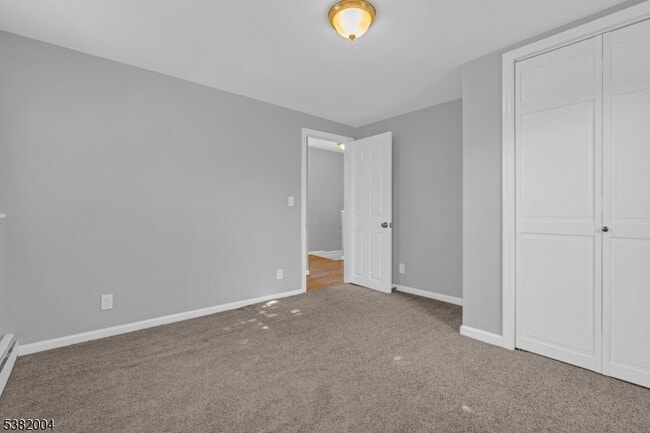 Building Photo - 16 Brooklake Rd
