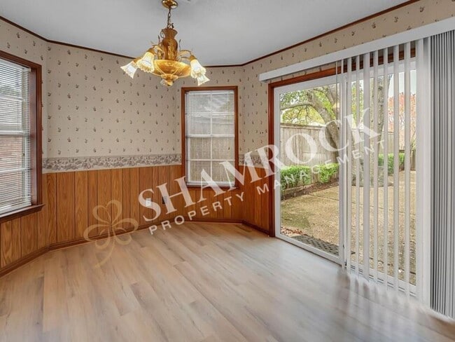 Building Photo - 4613 Westchester Dr