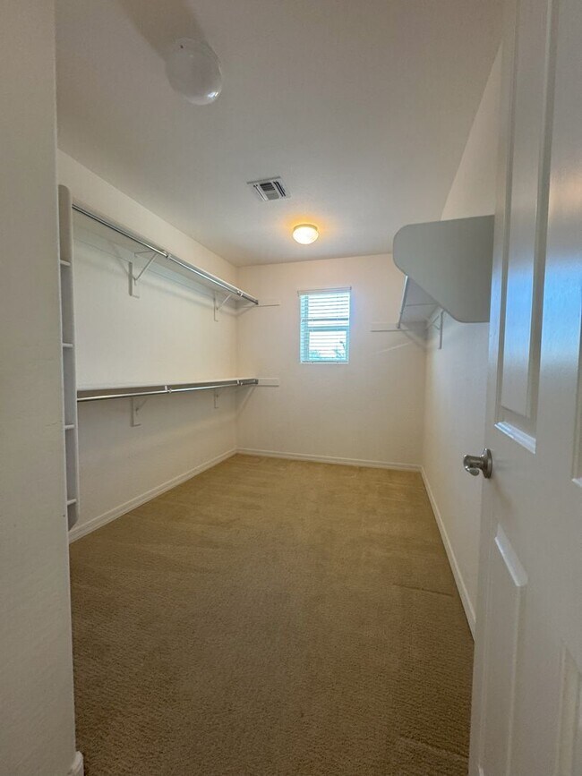 Building Photo - COMING SOON! LYONS GATE 5 BDRM + LOFT W CO...