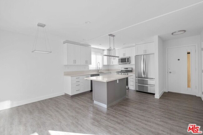 Building Photo - 848 18th St