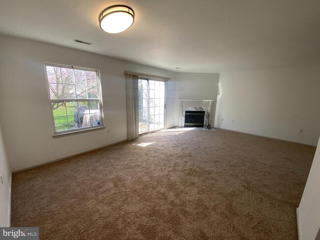 Building Photo - 6603 Colonial Ct