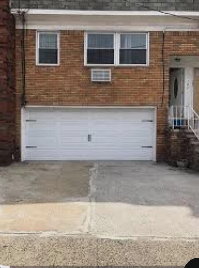 Primary Photo - 102 Garfield Ave