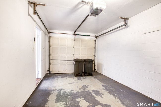 Building Photo - 9 Georgetowne N